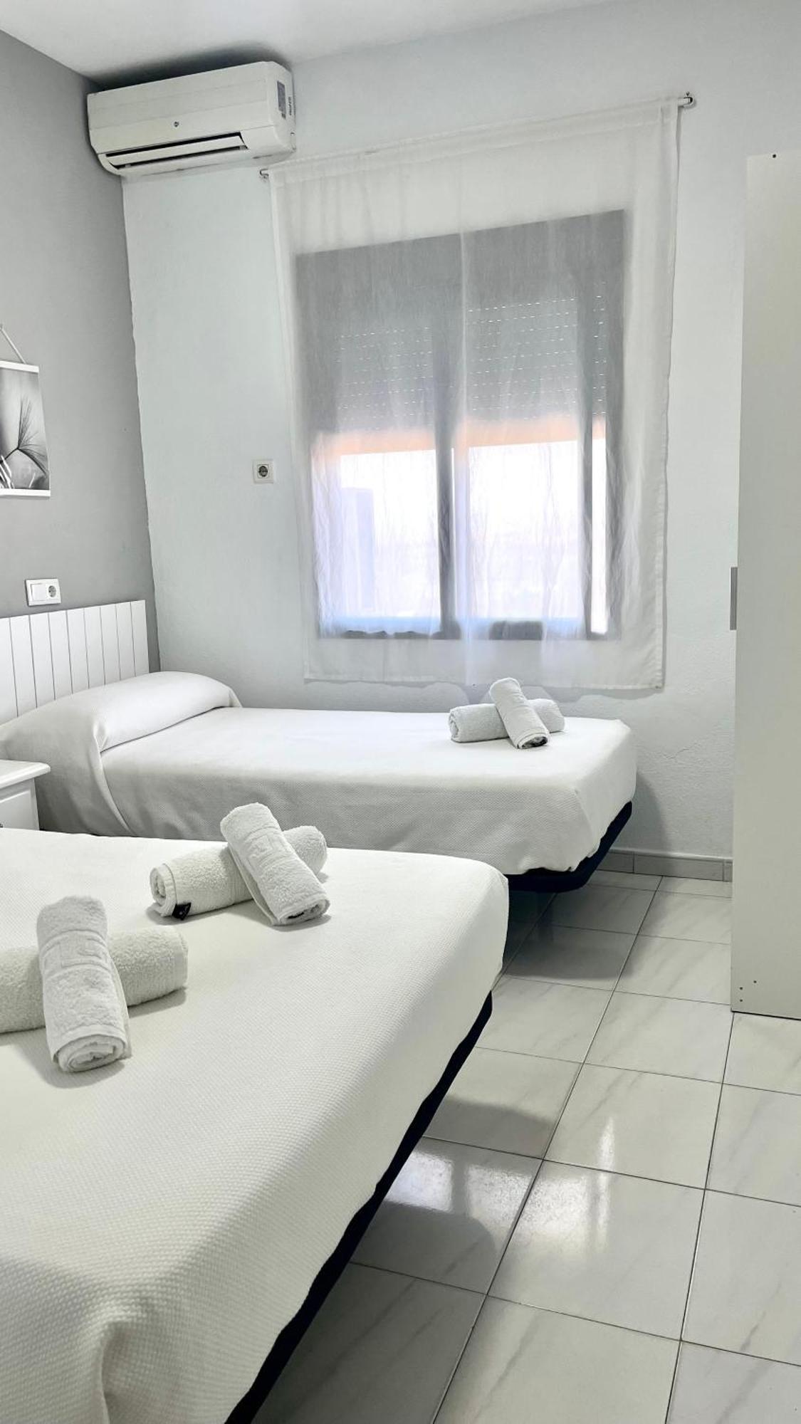 Hostal Carlos III Aldea Quintana ภายนอก รูปภาพ